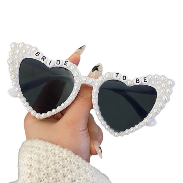 Wholesale New bridal sunglasses styling glasses with rhinestone bride letters pearl heart female wedding party sunglasses
