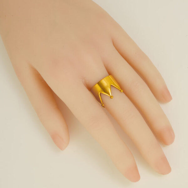 Wholesale 304 stainless steel European and American cross-border INS style crown ring simple personality temperament 18k gold open smooth ring