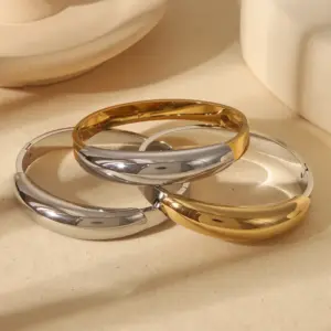 Wholesale Vintage Style Classic Style Commute Solid Color 304 Stainless Steel 18K Gold Plated Bangle In Bulk