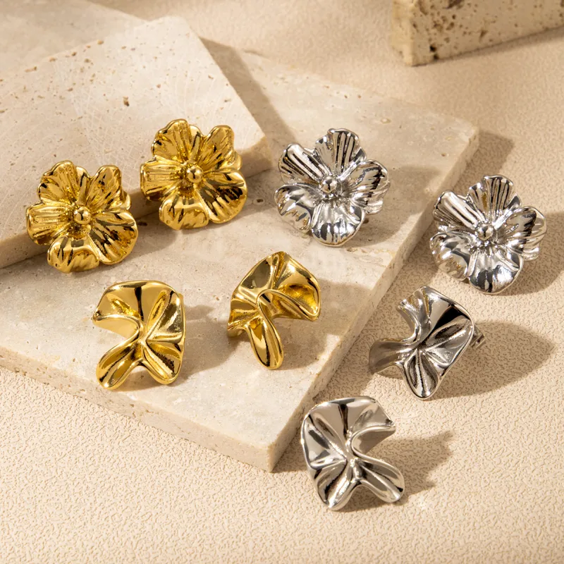 Wholesale PVD Coated Flower 304 Stainless Steel Vintage Style French Style Simple Style Waterproof Non Tarnish Ear Studs