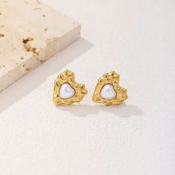Wholesale PVD Coated Real Gold Plated 18K Gold Water Droplets Heart Shape Titanium Steel Simple Style Waterproof Non Tarnish Ear Studs