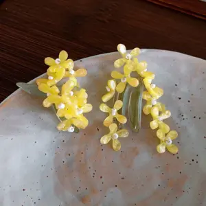 137# Silver Needle-Yellow-Leaves