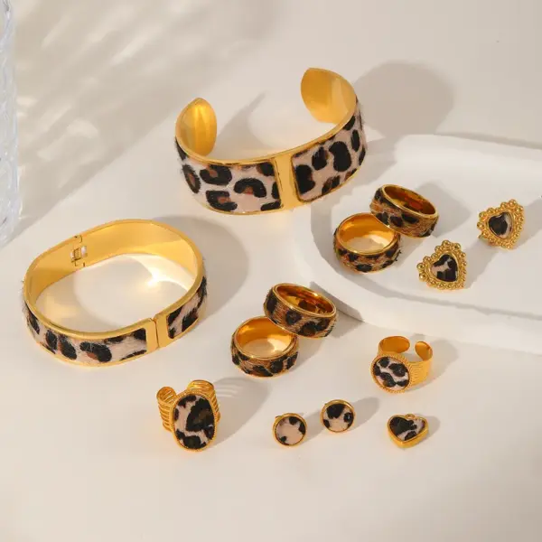 Wholesale Jewelry Elegant Basic Simple Style Geometric Heart Shape Leopard 304 Stainless Steel Plating Rings Bangle Ear Studs