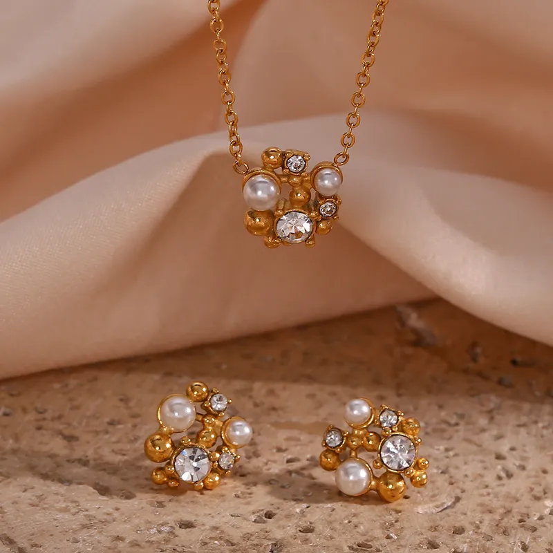 Wholesale PVD Coated Real Gold Plated 18K Gold Flower 304 Stainless Steel Elegant Waterproof Non Tarnish 304 Stainless Steel Earrings Necklace