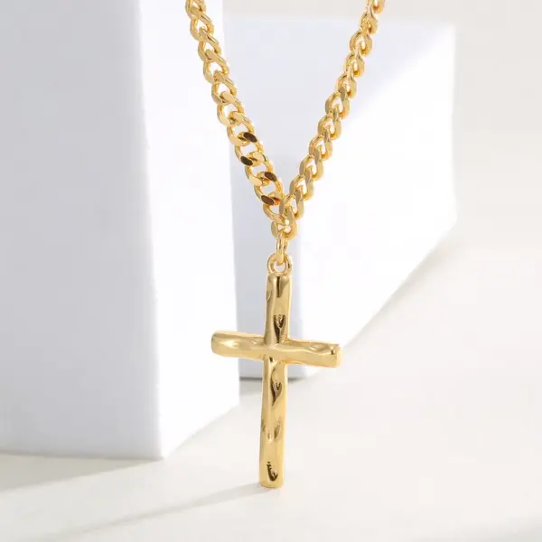Wholesale Minimalist Elegant Necklace For Women, 18K Gold Plated Hammered Cross Pendant Necklace