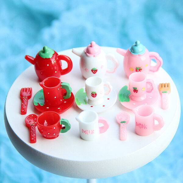 oly-c672ddc7f2410ee1e1d060e341e709ce Wholesale Resin Food Play Mini Tea Set Plate Knife and Fork Doll Accessories