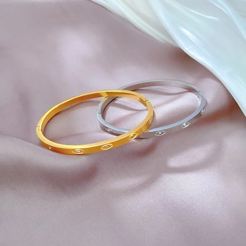 Wholesale PVD Coated Real Gold Plated Devil'S Eye Titanium Steel Elegant Waterproof Non Tarnish Bangle