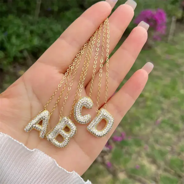 Wholesale Copper 18K Gold Plated Hip-Hop Simple Style Classic Style Polishing Inlay Letter Zircon Pendant Necklace