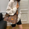 Wholesale Large Capacity Leopard Print Fashion Shoulder Bag Women's New Simple Personality Tote Bag Large Shopping Bag All-match Travel Bag