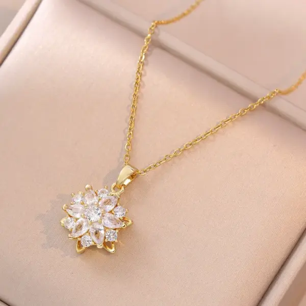 Fashion Rotating Flower Lawn Weekend Titanium Steel Necklace Elegant Simple Retro Collarbone Chain Women's Jewelry Geometric Pattern