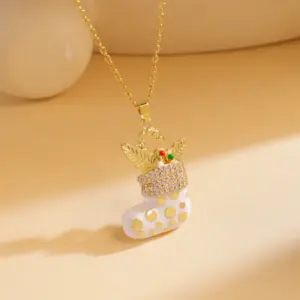 Xl753 Christmas Stockings Necklace / Gold