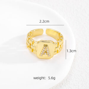 A / The opening is adjustable