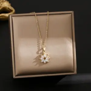 8089-White Necklace