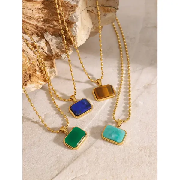Wholesale PVD Coated Real Gold Plated Rectangle 304 Stainless Steel Simple Style Classic Style Waterproof Non Tarnish 304 Stainless Steel Pendant Necklace