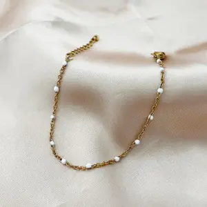 Golden / White