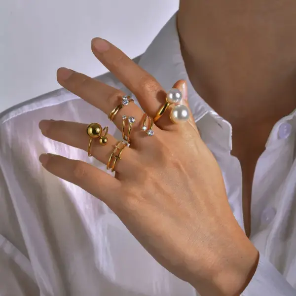 Wholesale PVD Coated Real Gold Plated 18K Gold Geometric 201 Stainless Steel IG Style Vacation Simple Style Waterproof Non Tarnish Rings