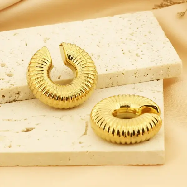 Wholesale 304 Stainless Steel U Shape Geometric PVD Coated 18K Real Gold Plated Vintage Style Waterproof Non Tarnish Plating Ear Cuffs