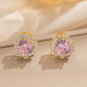 8852 Pink Heart-Shaped Zircon Ear Studs