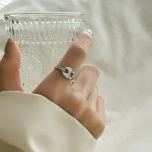 A22Y / Adjustable Opening