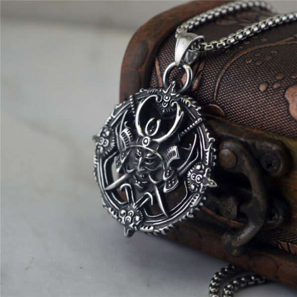 Wholesale Retro Domineering Turntable Samurai Devil Titanium Steel Pendant Necklace Export Stylish Stainless Steel Jewelry Wholesale Fn2260
