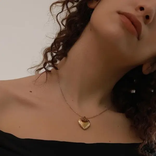 304 Stainless Steel Heart Shape PVD Coated Rhinestones Zircon Real Gold Plated Simple Style Waterproof Non Tarnish Surgical Steel Three-dimensional O-shaped Chain Lobster Trigger Clasp Closure Gold Pendant Necklace