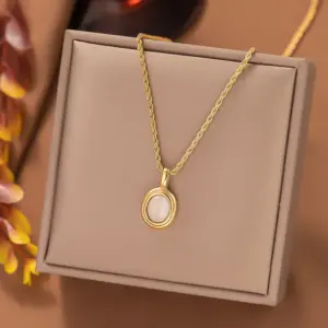 White Oval Necklace [Gold]