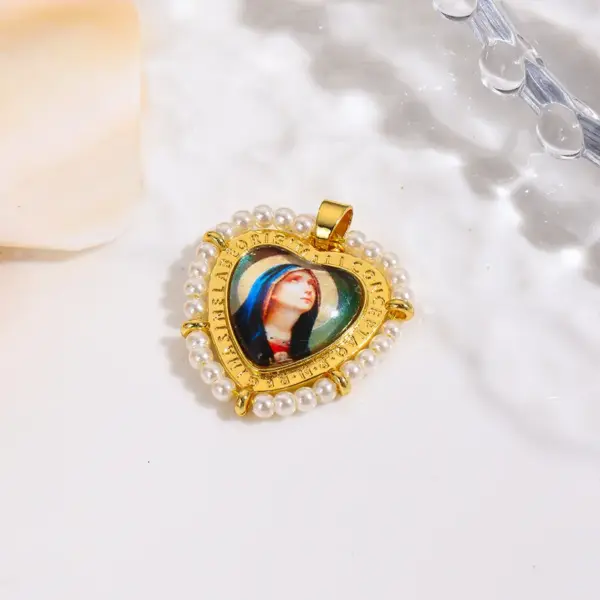 Wholesale Color Retention Copper Plated 18K Pearl Imitation Heart Shaped Religious Pendant Necklace For Men And Women