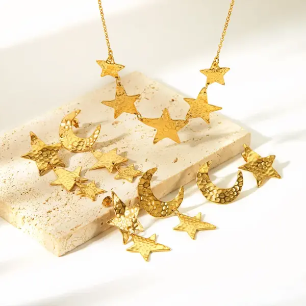 Wholesale PVD Coated Real Gold Plated 18K Gold Star Moon 304 Stainless Steel IG Style Nordic Style African Style Waterproof Non Tarnish 304 Stainless Steel Lobster Trigger Clasp Closure Pendant Necklace