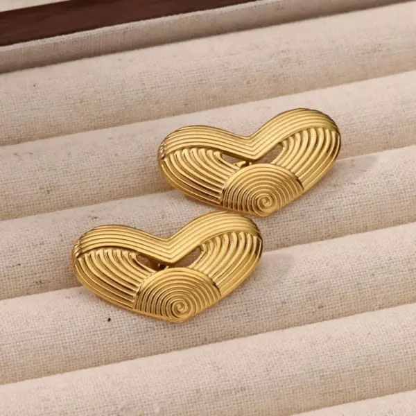Wholesale PVD Coated Real Gold Plated Water Droplets Heart Shape 304 Stainless Steel Vacation Classic Style Waterproof Non Tarnish Ear Studs