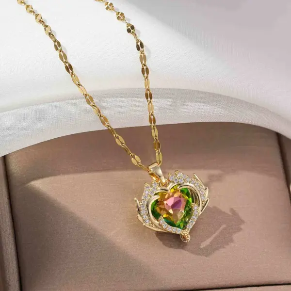 Non-Fading Titanium Steel Necklace Heart Rose Design Versatile High-End Women's Choker Necklace Crystal Pendants New Style