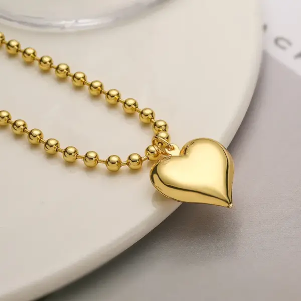 Wholesale Simple Style Commute Heart Shape Copper Plating 18k Gold Plated Pendant Necklace