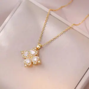 X3446 White Rotating Necklace