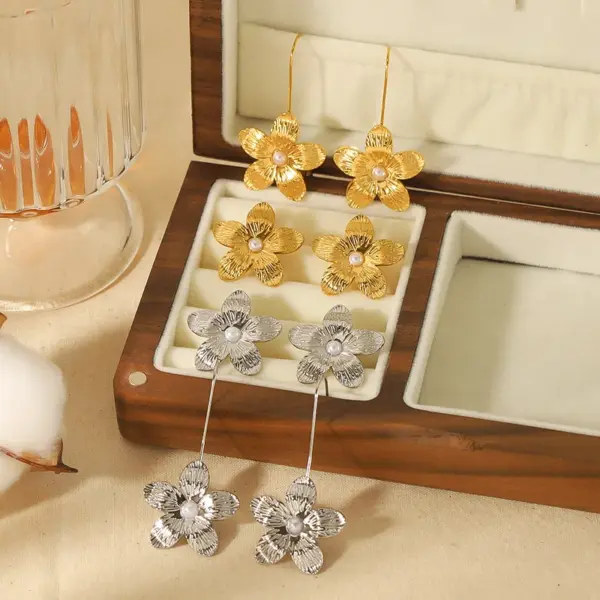 304 Stainless Steel Flower Butterfly Ginkgo Leaf PVD Coated Artificial Pearls Tiger Eye Real Gold Plated Modern Style Waterproof Non Tarnish Polishing Plating Ear Studs