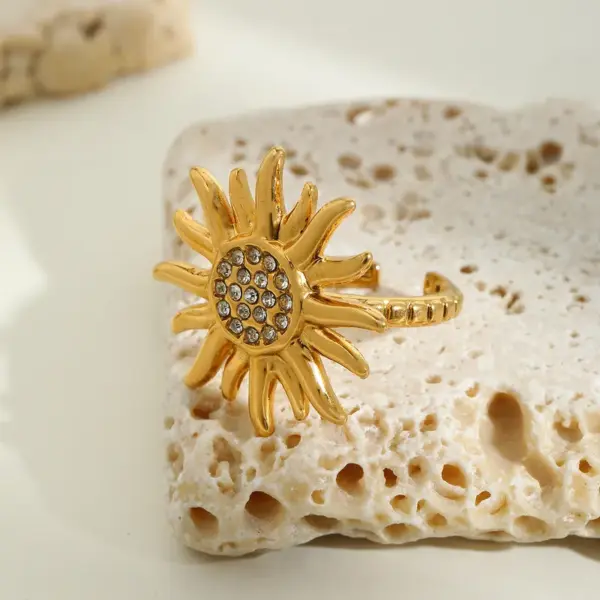 Wholesale PVD Coated Real Gold Plated 18K Gold Sun 304 Stainless Steel Cute Luxurious Romantic Waterproof Non Tarnish Rings Ear Studs