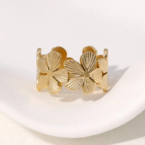 oly-c9c8b1af670902c766ca70add40dc7a2 Wholesale PVD Coated Real Gold Plated 18K Gold Flower 304 Stainless Steel IG Style Pastoral Simple Style Waterproof Non Tarnish Open Rings