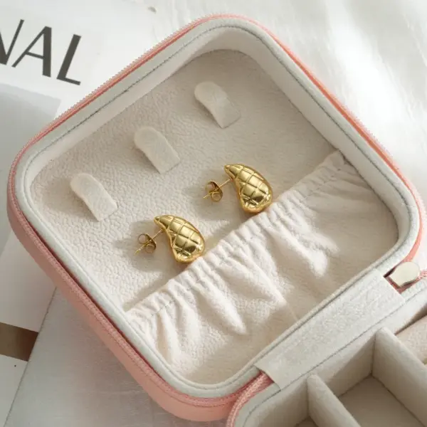 304 Stainless Steel Water oplets Waves Vacuum Plating Stone-Free 18K Real Gold Plated 18K Gold Simple Style Classic Style Waterproof Non Tarnish Plating Yellow Ear Studs