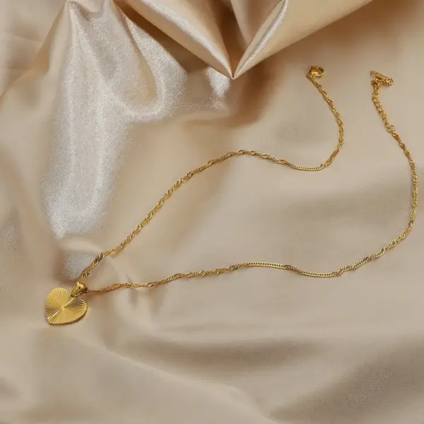 Wholesale PVD Coated Real Gold Plated Heart 304 Stainless Steel Titanium Steel Simple Style Waterproof Non Tarnish Pendant Necklace