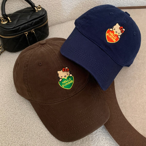 Wholesale Cute heart-embroidered baseball cap