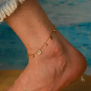 Golden Note-Shaped Diamond Anklet