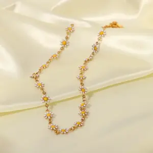 【XKN6140】White Daisy Necklace / Gold