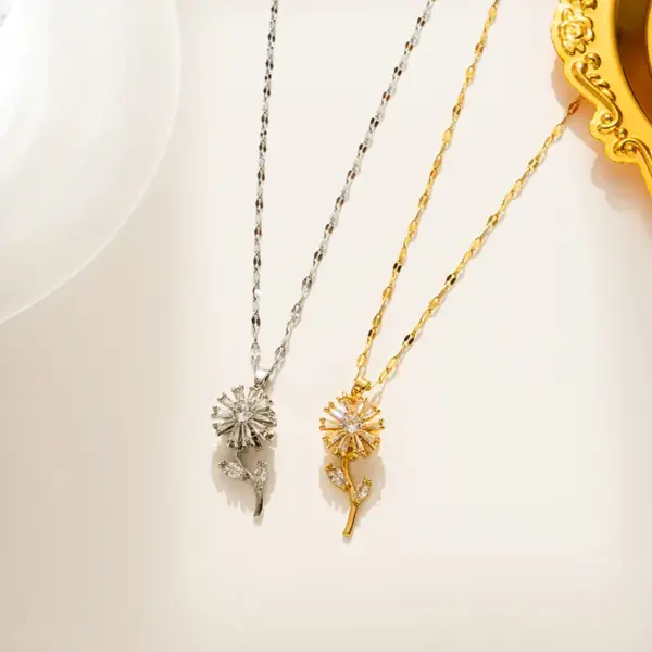 Wholesale PVD Coated Real Gold Plated 18K Gold Sunflower Stainless Steel Cute Waterproof Non Tarnish Titanium Steel Pendant Necklace