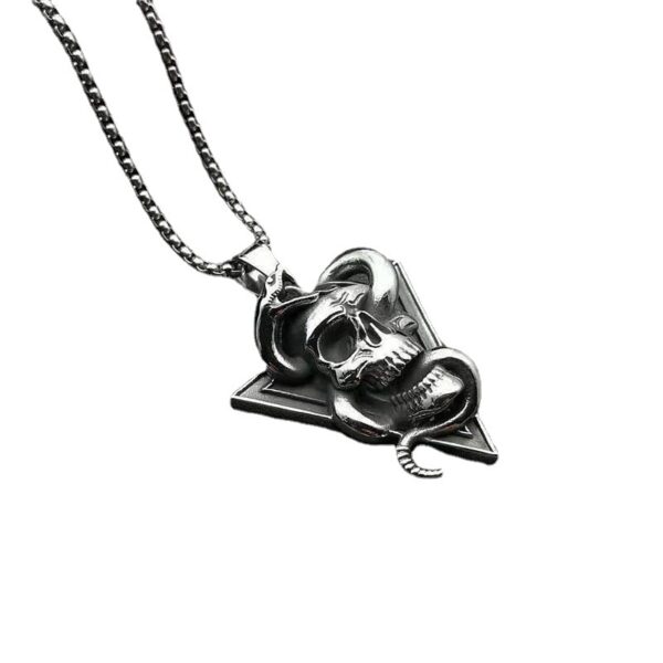 Wholesale AliExpress new retro skull and snake European and American punk style pendant polished skull men's necklace pendant