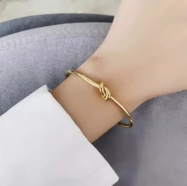 304 Stainless Steel C Shape PVD Coated 18K Real Gold Plated Vintage Style Waterproof Non Tarnish Plating Gold Bangle