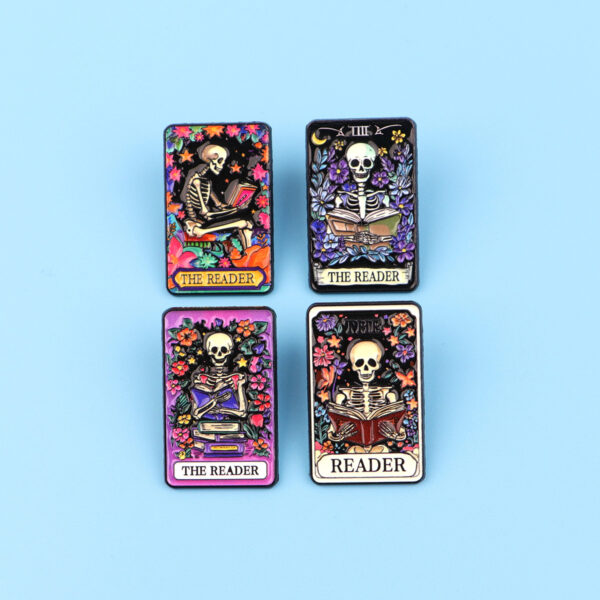 Wholesale Quote brooches, cartoon metal badges, clothing brooches, accessories