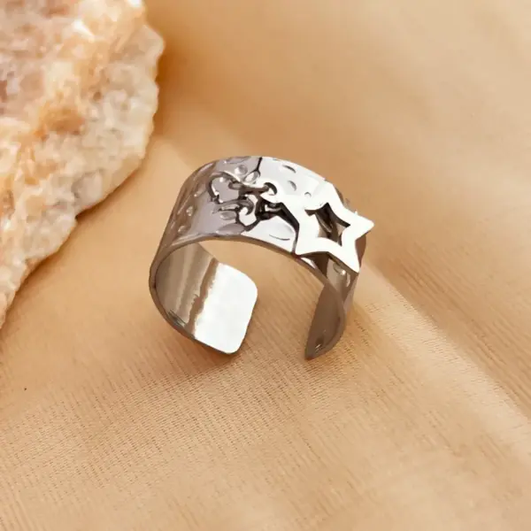 PVD Coated Real Gold Plated 18K Gold Star Solid Color 304 Stainless Steel Hawaiian Tropical Simple Style Waterproof Non Tarnish Charm Rings