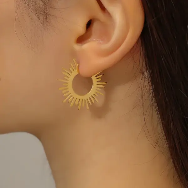 Wholesale PVD Coated Real Gold Plated 18K Gold Sun 304 Stainless Steel Simple Style Waterproof Non Tarnish 304 Stainless Steel Ear Studs