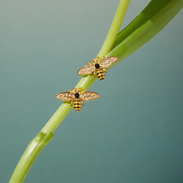 Wholesale Women's Classic 18K Gold Stainless Steel Zircon Bee Earrings Jewelry Pair Vacuum Plated 304 Stainless Steel Stud Earrings