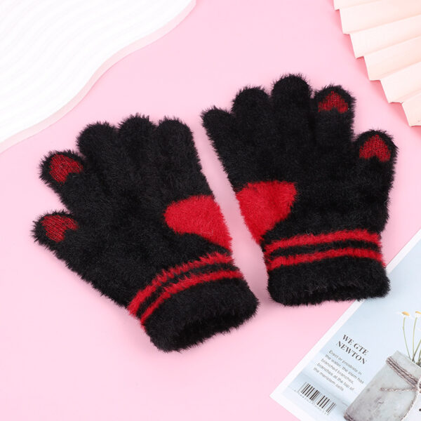 Wholesale Cute heart-shaped knitted woolen gloves