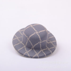 Retro printed plaid gray