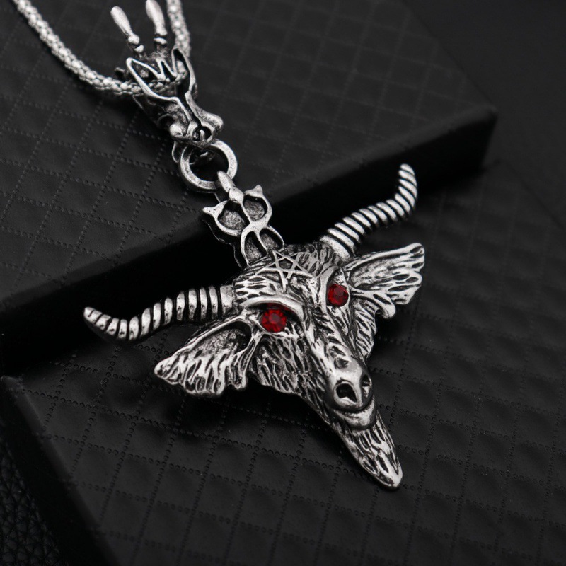 Wholesale Temu hot selling cow head necklace personality trend European and American jewelry AliExpress hot selling factory direct sales
